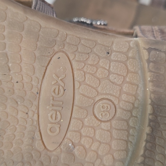 Aetrex Women Brown Beaded Thong Sandals Shoes Sz 39/8.5 - Picture 13 of 14